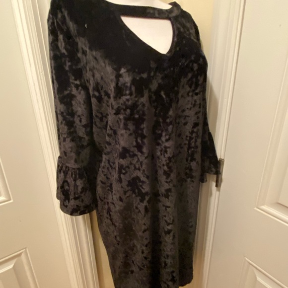 Billy T women’s velvet mini cocktail dress V-neck bell sleeve cuff collar choker - Picture 13 of 15